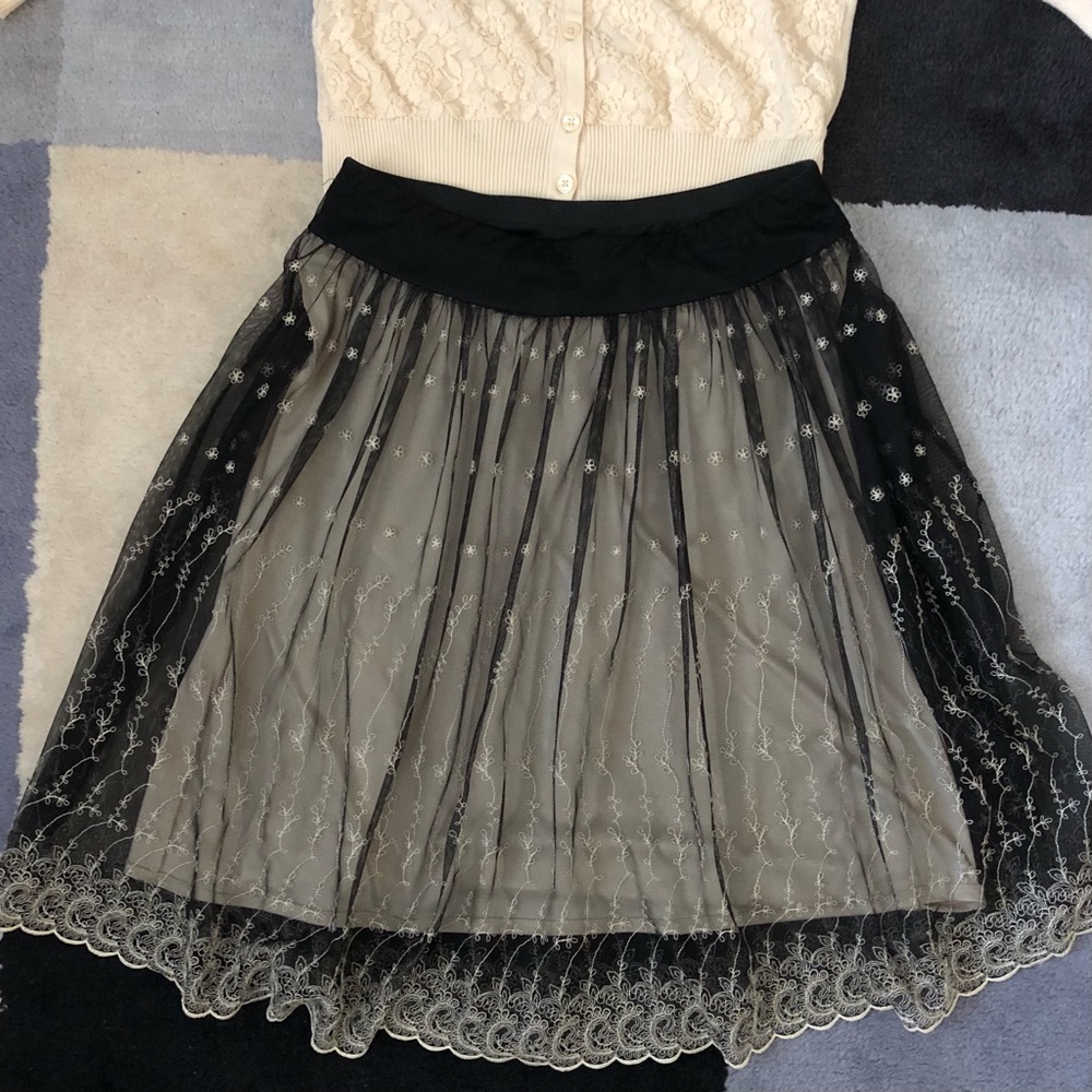 New York & Company feminine flared skirt